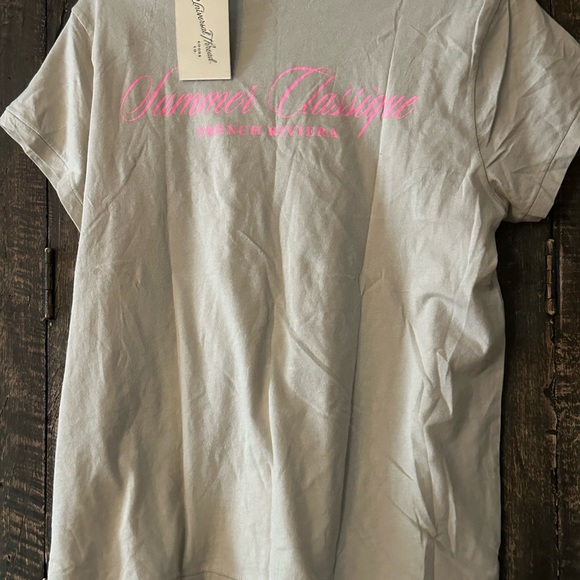 Universal Thread French Riviera Beige T-Shirt with Pink Details NWT - Picture 3 of 6